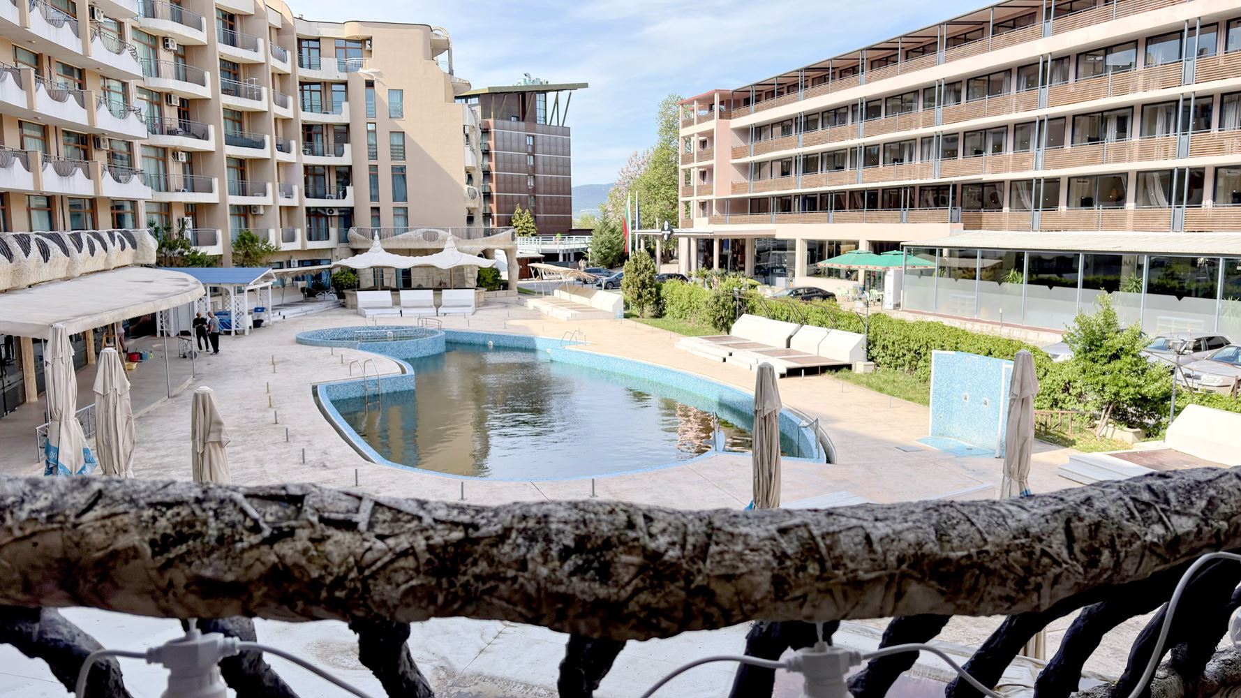 Stylový apartmán s jednou ložnicí 100 metrů od pláže na Slunečném pobřeží – komfort, luxus a skvělá lokalita