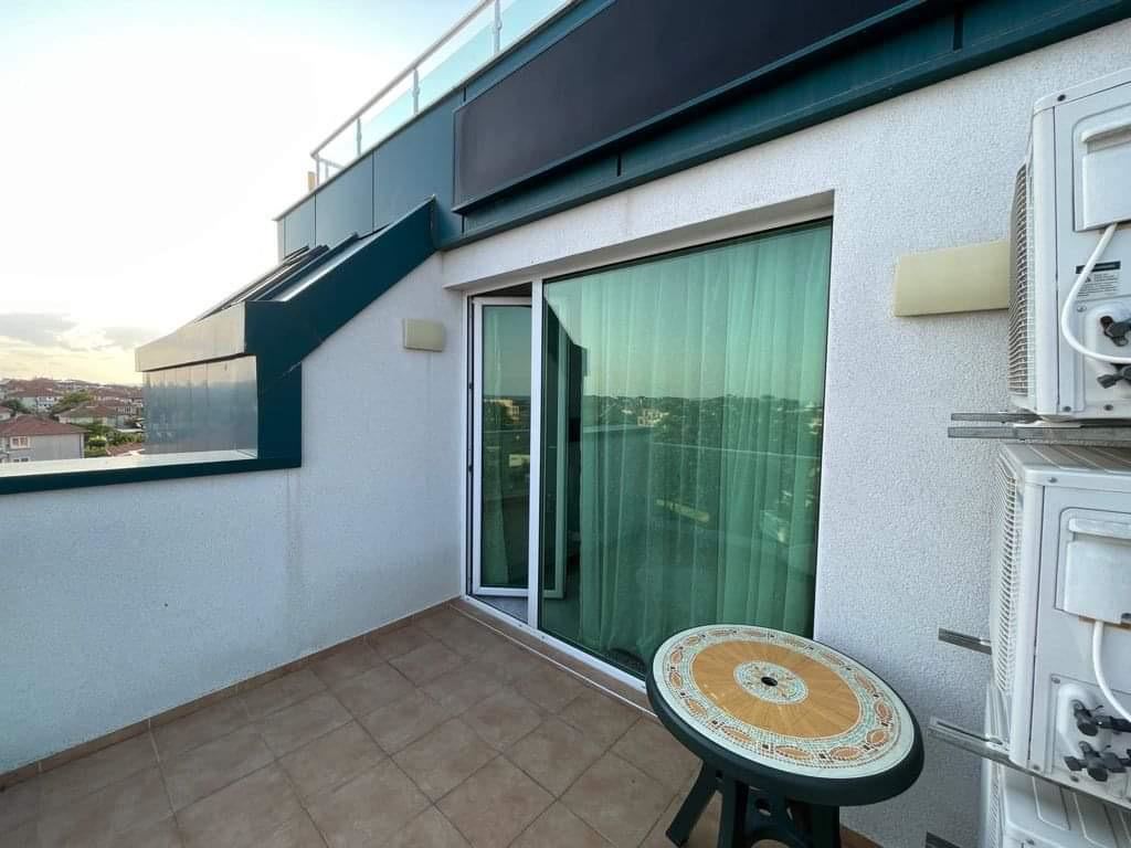 Panoramatický byt se dvěma ložnicemi s výhledem na moře v Ravdě – světlo, prostor a nízký poplatek za údržbu