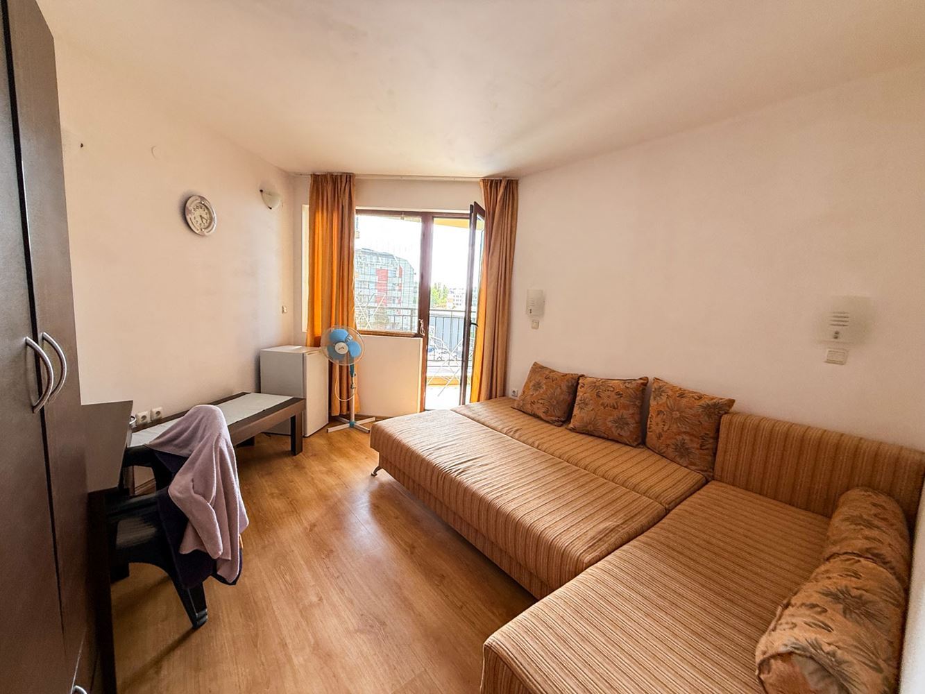 Sluneční pobřeží: útulný apartmán s jednou ložnicí s nízkým poplatkem za údržbu