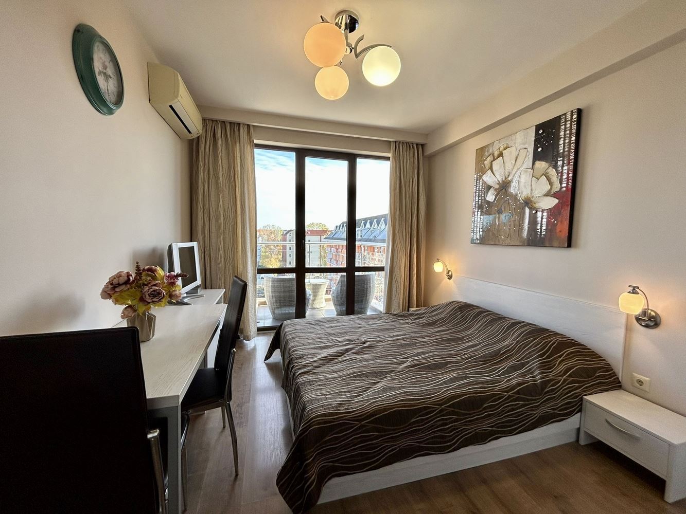 Moderní studio v prestižním komplexu na Slunečném pobřeží – ideální pro investici i komfortní bydlení