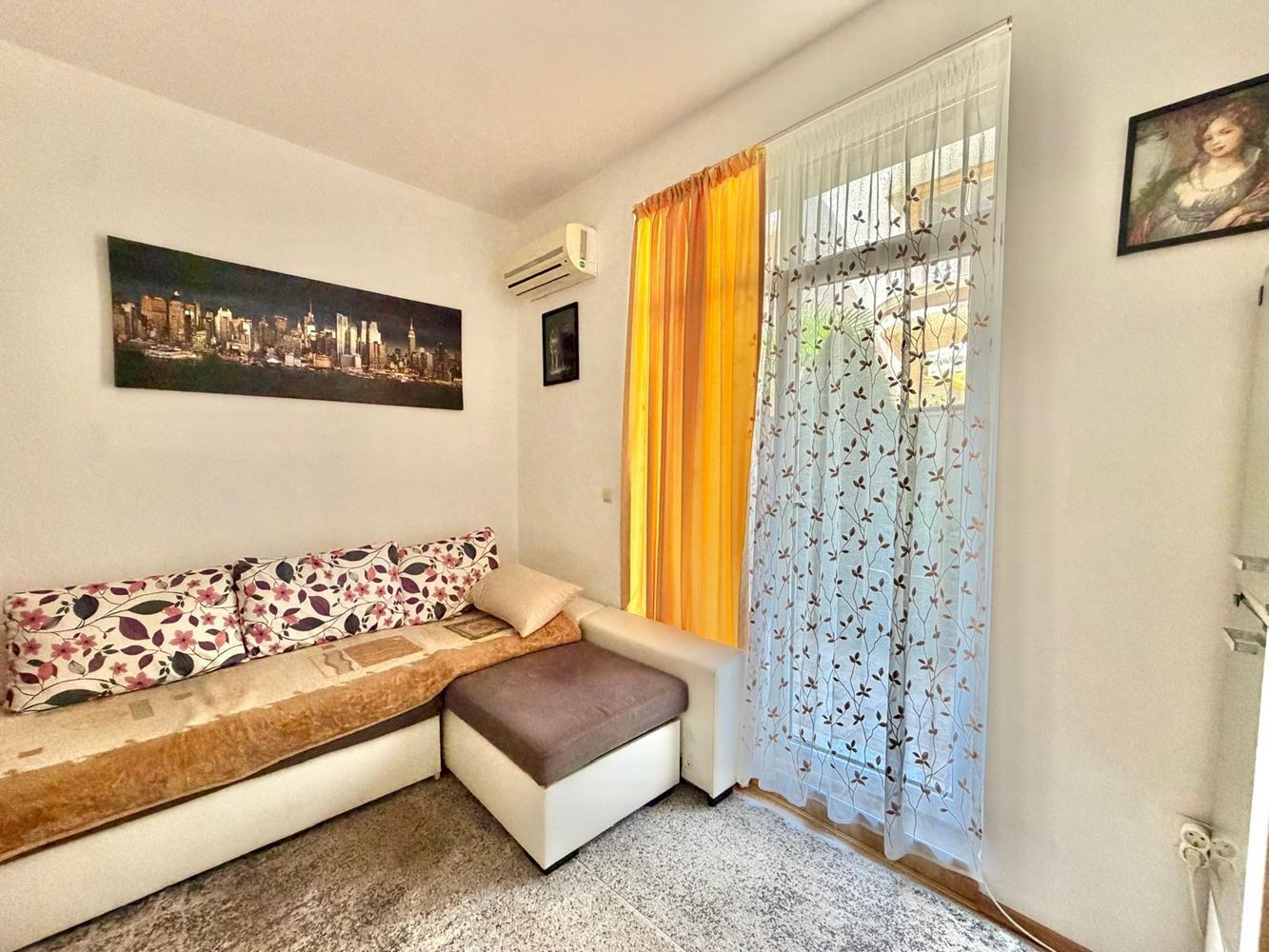 Apartmán s jednou ložnicí a vlastní zahrádkou v Ravdě – pouze 200 m od moře