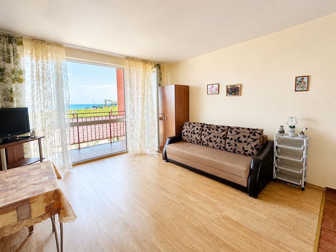 Zařízené studio s panoramatickým výhledem na moře v Ravdě, pouhých 50 metrů od moře