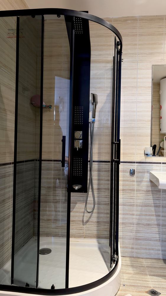 Stylový apartmán s jednou ložnicí 100 metrů od pláže na Slunečném pobřeží – komfort, luxus a skvělá lokalita
