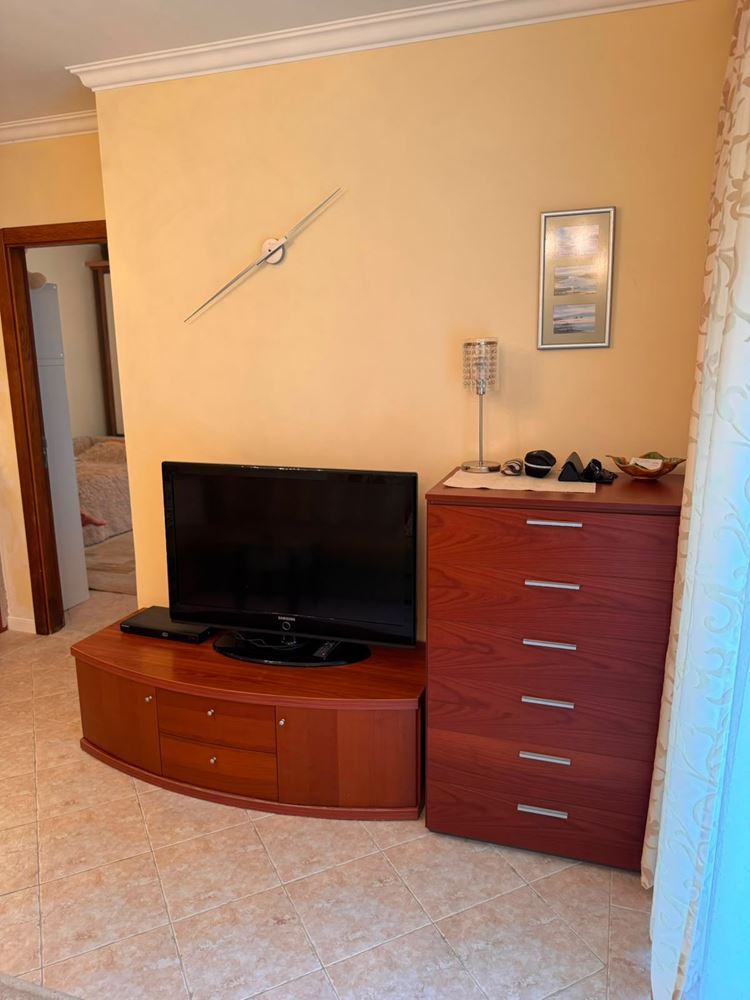 Apartmán se dvěma ložnicemi a výhledem na moře mezi borovicemi – luxus a klid přímo u moře v Sozopolu