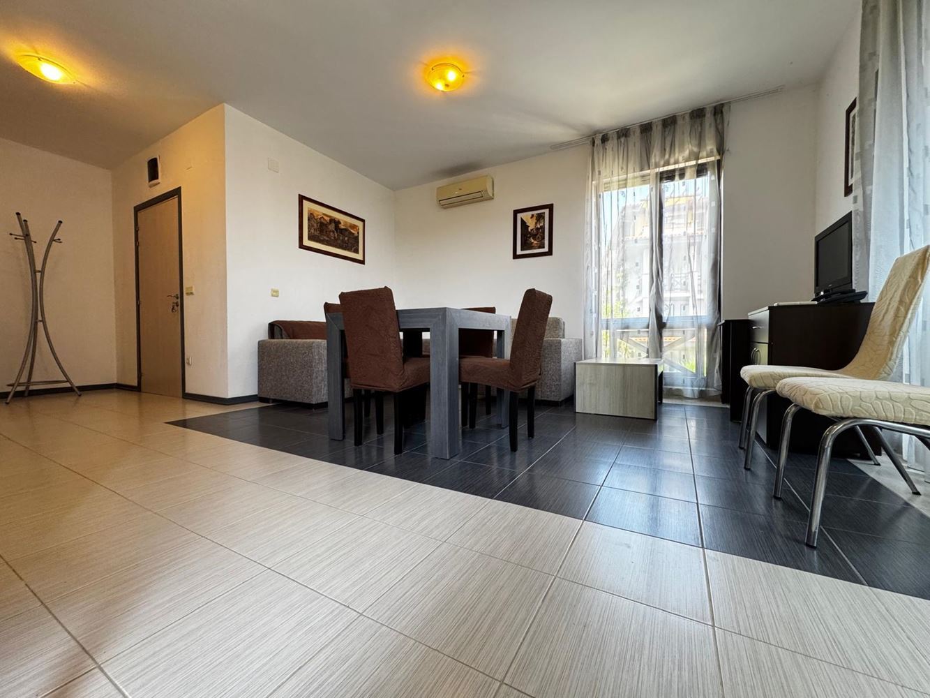 Apartmán s výhledem na moře v Černomorci – komfort, luxusní komplex a dokonalá prázdninová atmosféra