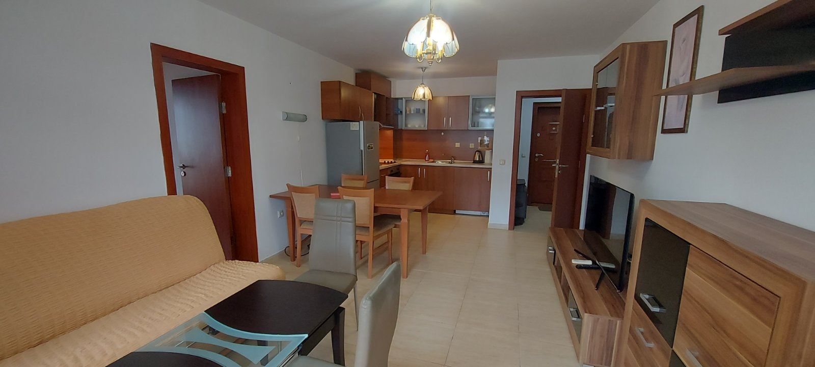 Prostorný apartmán s výhledem na moře ve Sveti Vlas – komfort, zeleň a prestižní lokalita