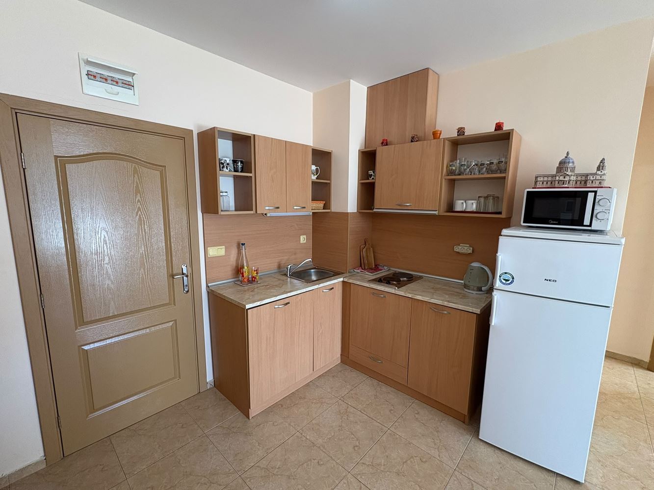 Apartmán s jednou ložnicí ve Slunečném pobřeží – komfort v komplexu s bazény a vodními skluzavkami