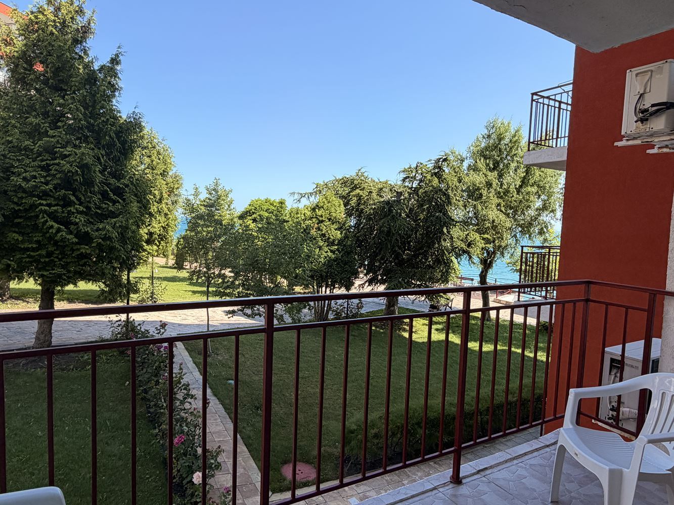 Absolutně první linie v Sveti Vlas! Prostorný apartmán s jednou ložnicí a nádherným výhledem na moře
