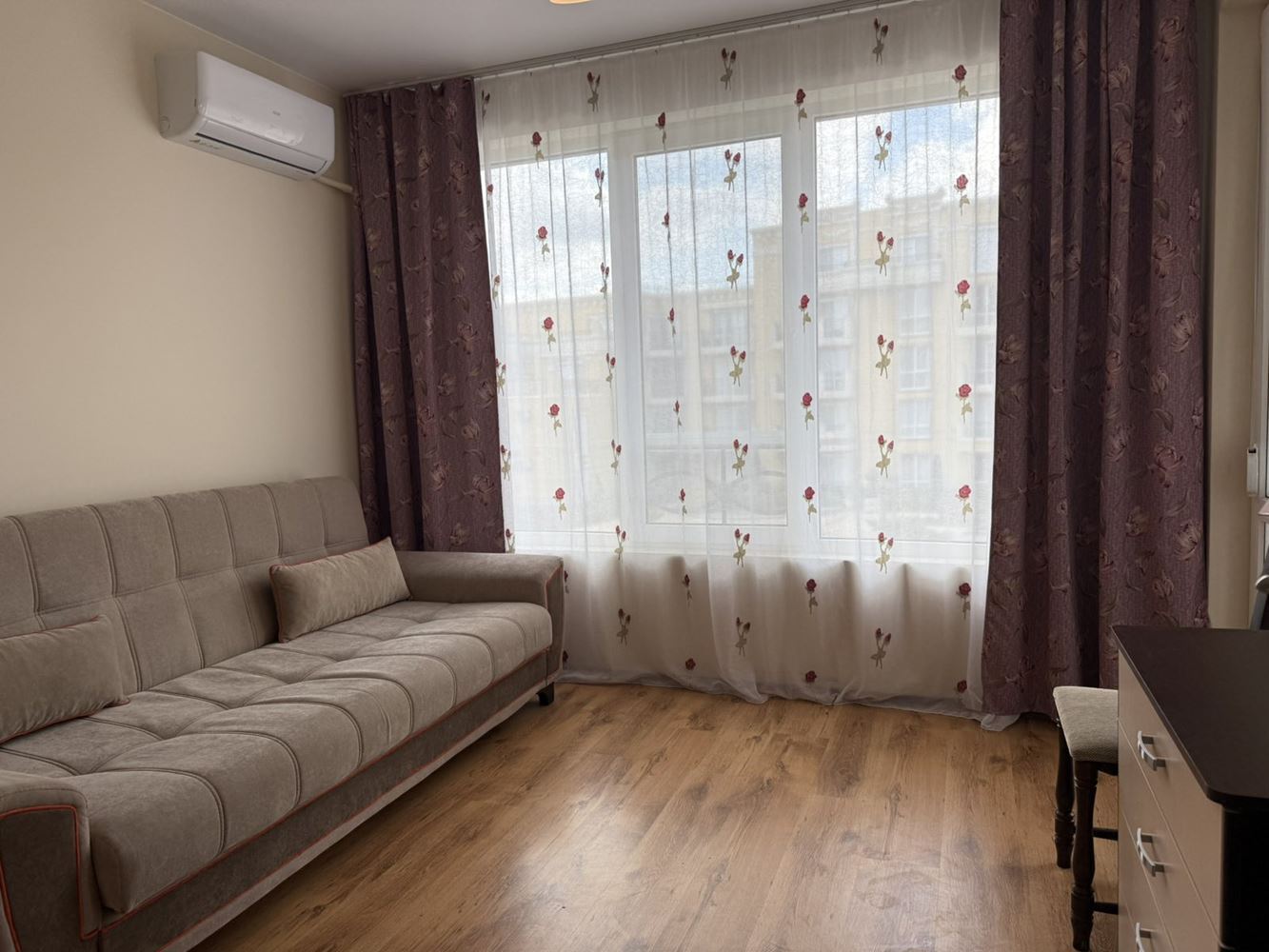 Stylový byt s jednou ložnicí v moderním komplexu v Ravdě – výborná investice blízko moře