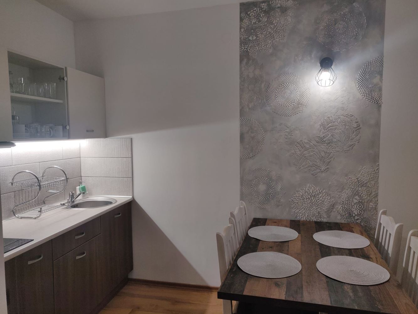 Prostorný apartmán s jednou ložnicí a částečným výhledem na moře – Slunečné pobřeží, 100 m od pláže