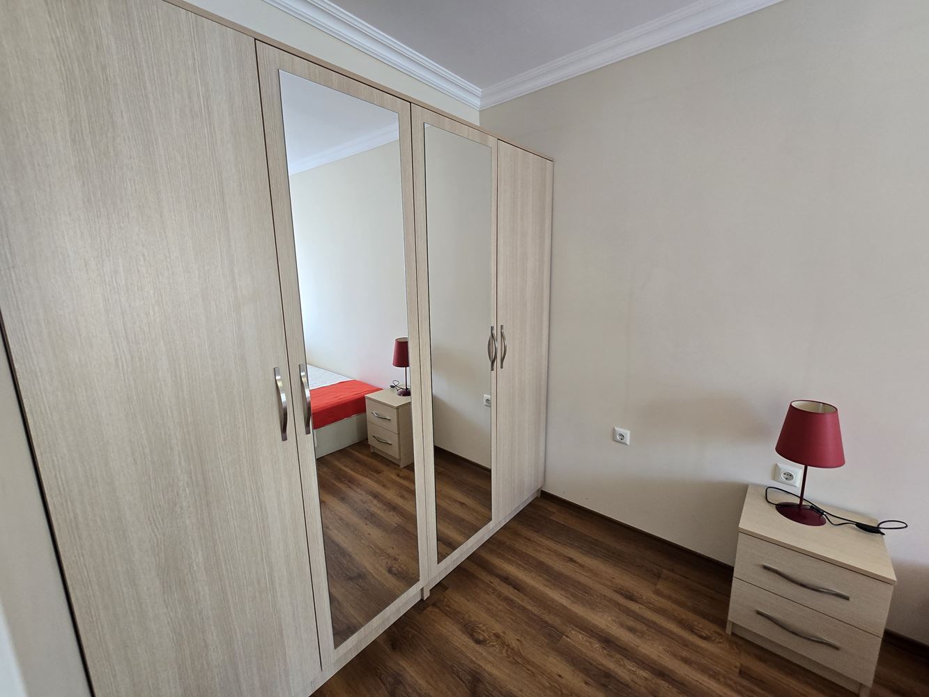 Moderní apartmán s jednou ložnicí v Slunečném pobřeží – nová rekonstrukce, skvělá investice a připravený k nastěhování