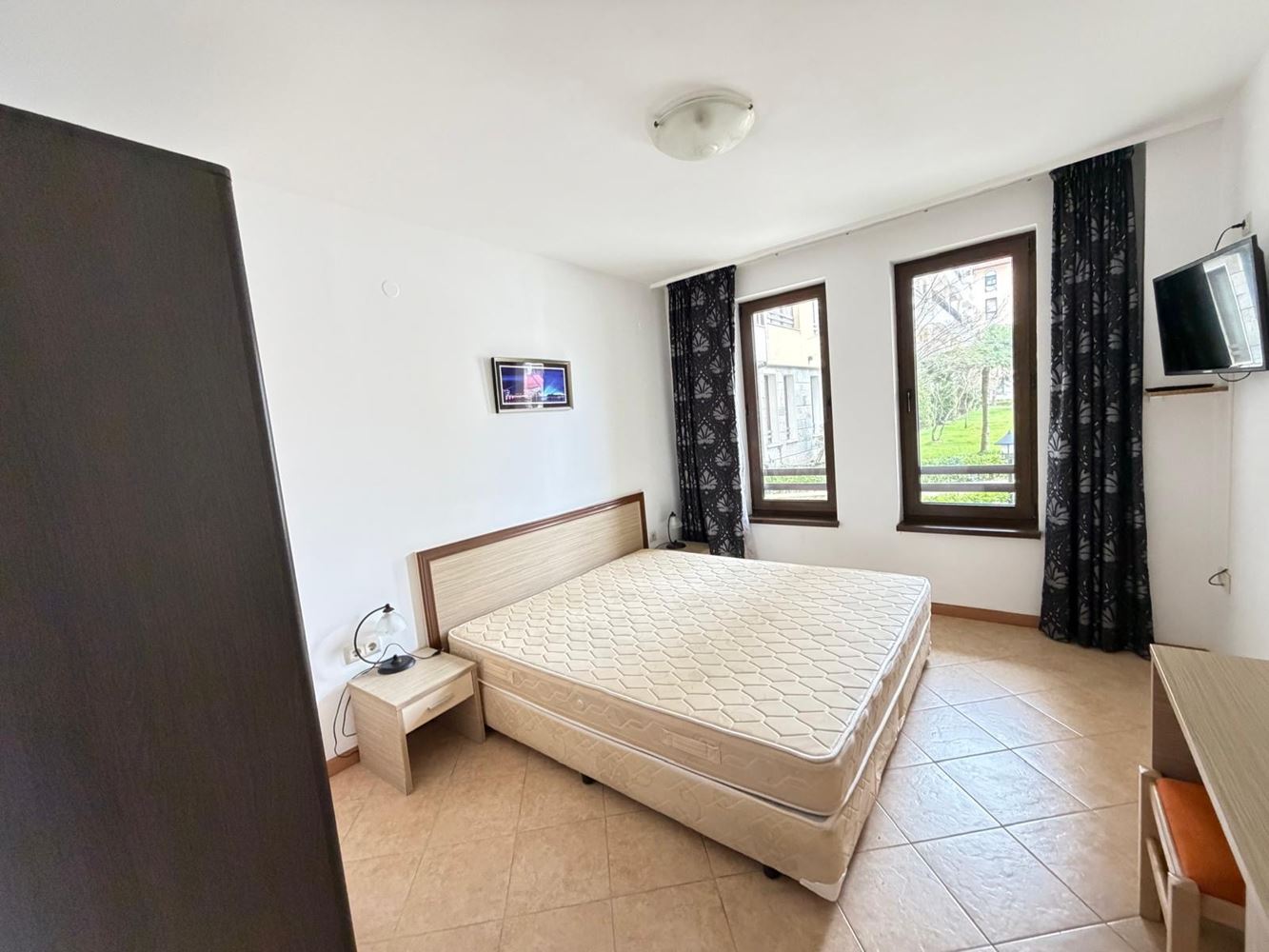 Prostorný byt s dvěma ložnicemi s přímým výstupem do vlastní zahrady v Sunny Beach – komfort, luxus a útulnost