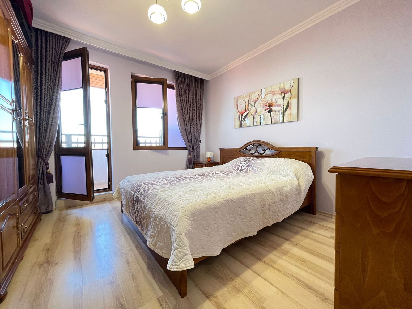 Panoramatický apartmán se třemi ložnicemi jen pár kroků od moře a jachtařského přístavu ve Sveti Vlas