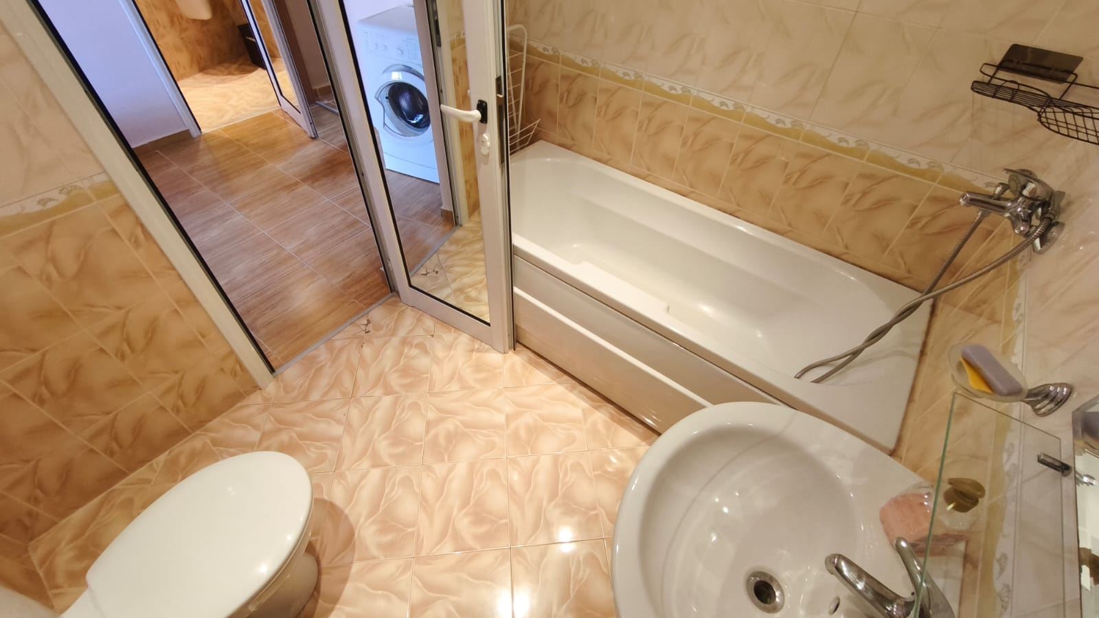 Prostorný apartmán se dvěma ložnicemi a výhledem na moře ve Sveti Vlas, 200 metrů od pláže