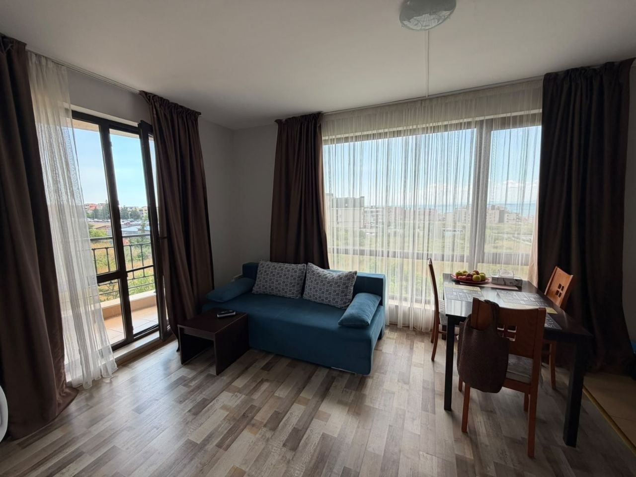 Stylový apartmán s jednou ložnicí a výhledem na moře v prestižním komplexu ve Sveti Vlas – ideální pro odpočinek a investici