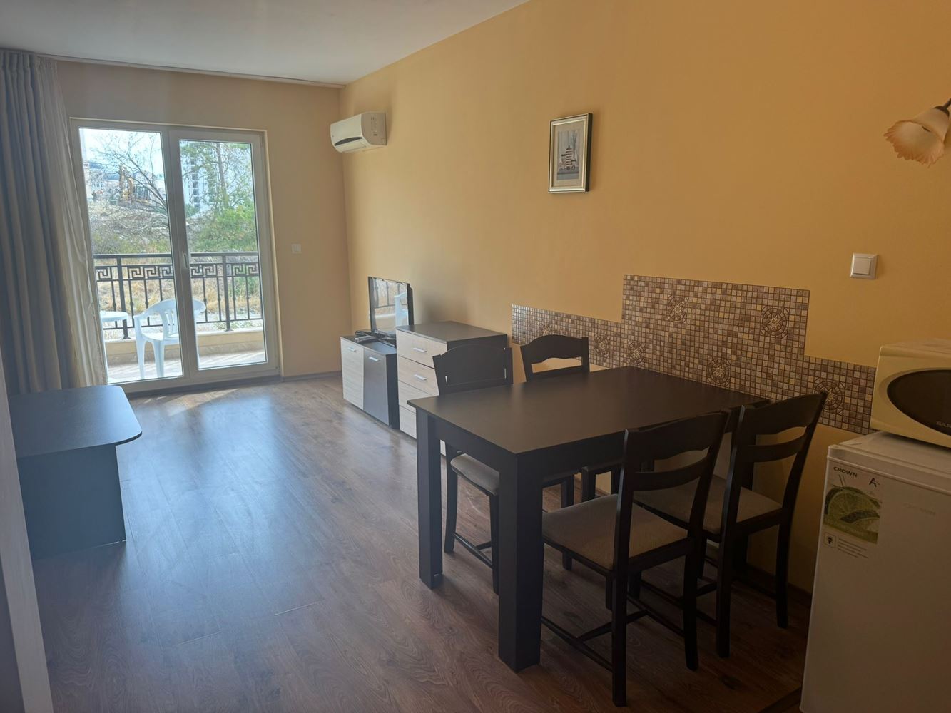 Prostorný apartmán s jednou ložnicí v elegantním komplexu na Slunečním pobřeží