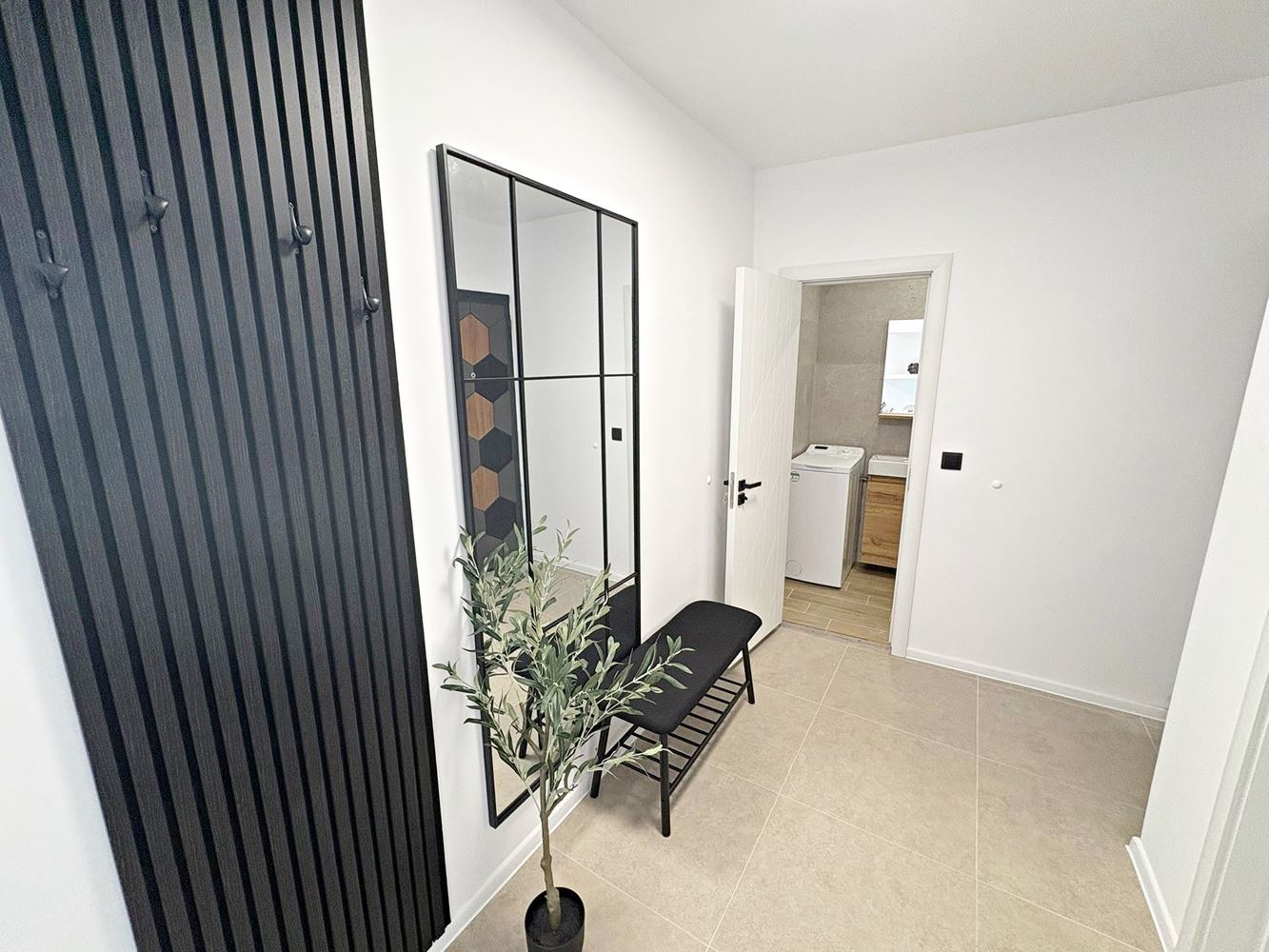 Dvě nezávislé bytové jednotky s výhledem na moře v centru Sveti Vlas – designový interiér a vlastní parkovací místo