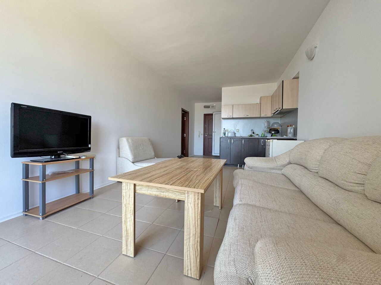 Slunný a prostorný apartmán s jednou ložnicí a výhledem na moře v Slunečném pobřeží