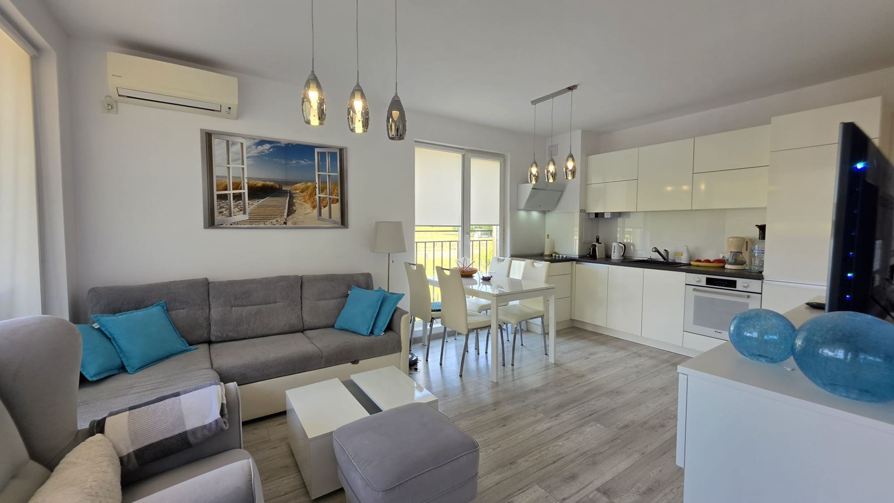 Světlý apartmán s jednou ložnicí v moderním komplexu na Slunečním pobřeží – komfort, klid a výborná poloha pouhých 500 metrů od pláže