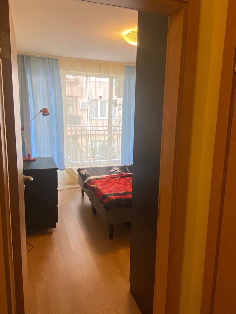 Zařízený apartmán s jednou ložnicí 50 m od moře v Pomorie