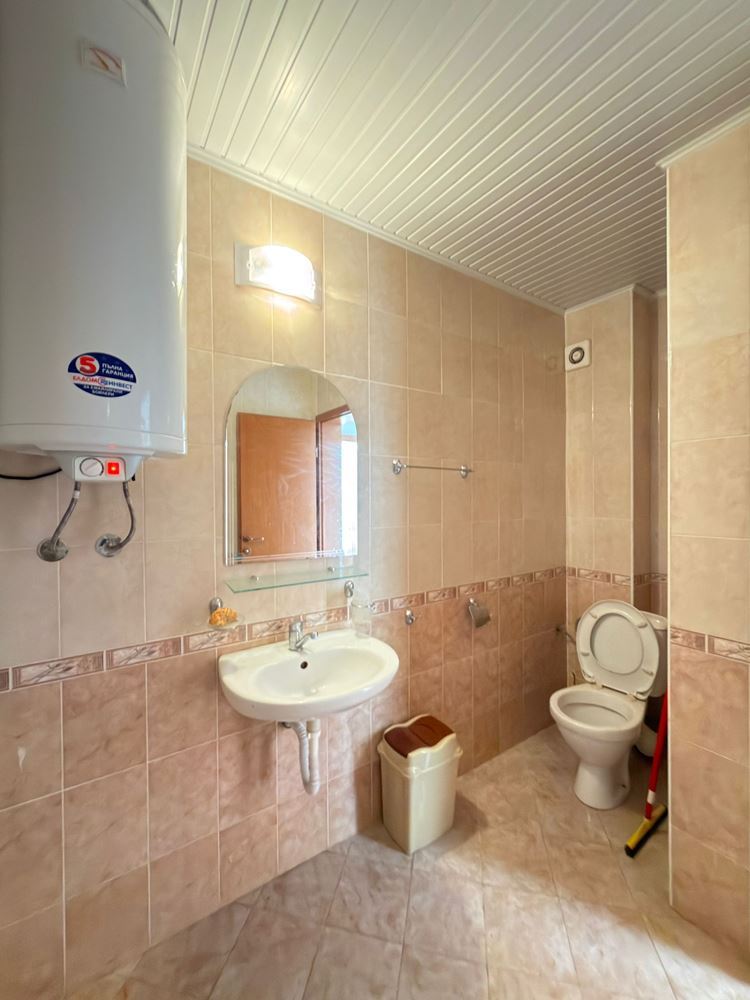 Prostorný čtyřpokojový mezonet s panoramatickými výhledy – komfort a styl v srdci klidu