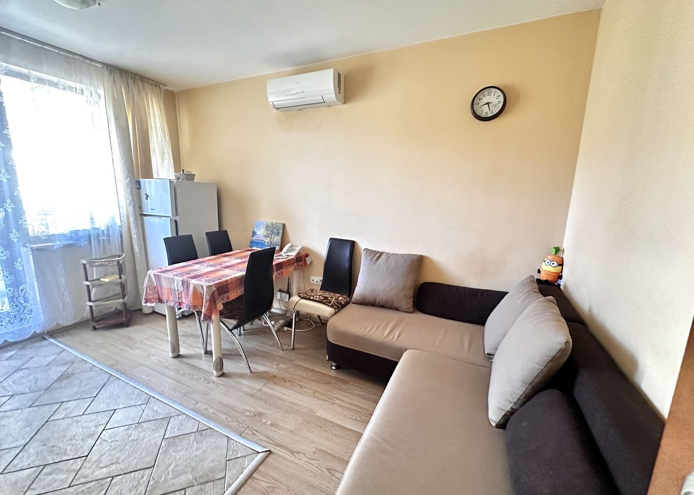 Apartmán s jednou ložnicí v první linii u moře ve Sveti Vlas – útulnost a přímořská atmosféra