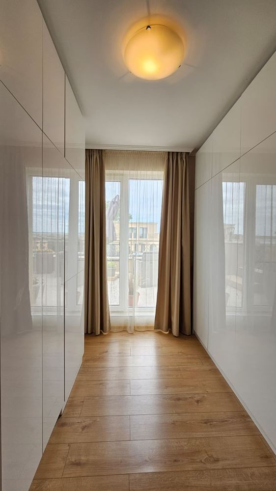 Prostorný penthouse s panoramatickou terasou a saunou v moderním rezidenčním komplexu v Slunečné pobřeží