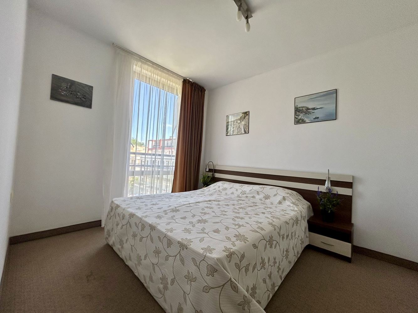 Útulný apartmán s jednou ložnicí na Slunečném pobřeží – ideální nemovitost pro bydlení, dovolenou i bezpečnou investici
