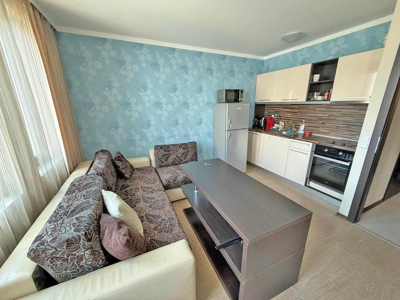 Elegantní apartmán s jednou ložnicí ve Svatém Vlasu – komfort, klid a středomořský styl v blízkosti moře