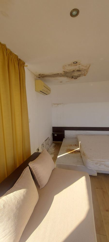 Mezonet s jedinečným panoramatickým výhledem na moře ve Sveti Vlas – bez poplatku za údržbu