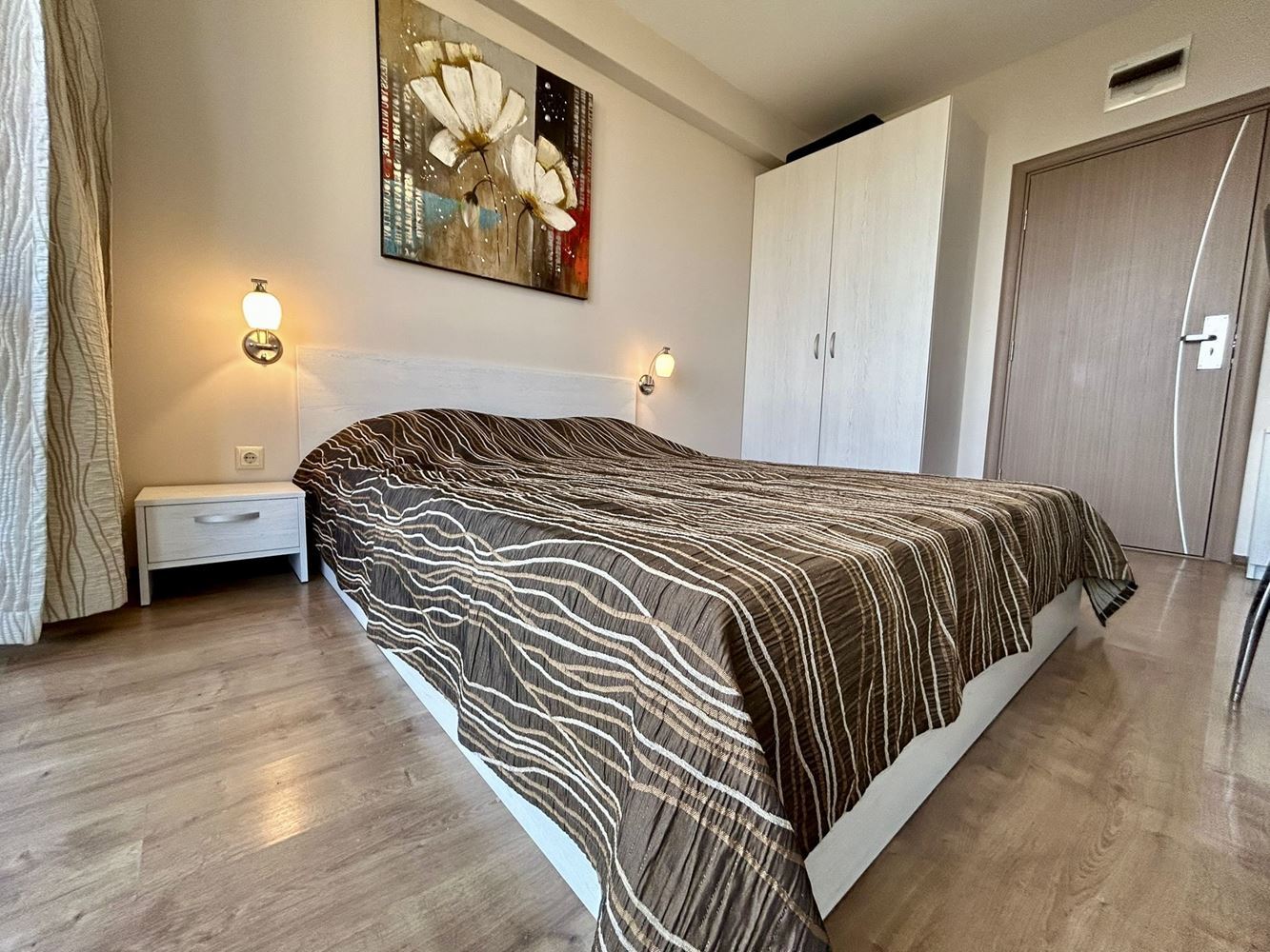 Moderní studio v prestižním komplexu na Slunečném pobřeží – ideální pro investici i komfortní bydlení