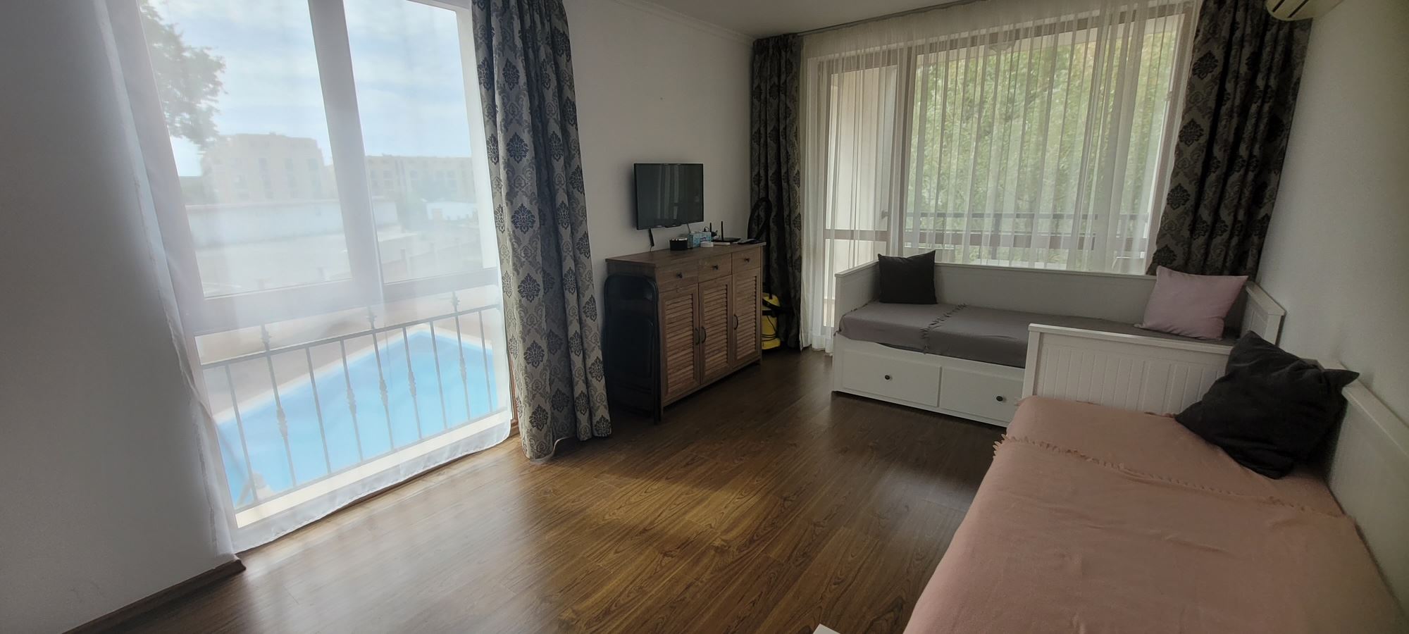 Útulné studio s mořskou atmosférou v prestižním komplexu u pláže v Elenite