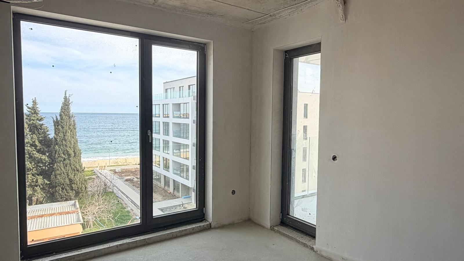 Apartmán s jednou ložnicí s přímým panoramatickým výhledem na moře v Ravdě – prvotřídní komfort a výhled z každého obytného pokoje