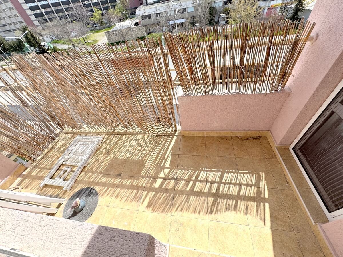Apartmán s jednou ložnicí 300 metrů od pláže na Slunečném pobřeží – kompletně zařízený a připravený k nastěhování