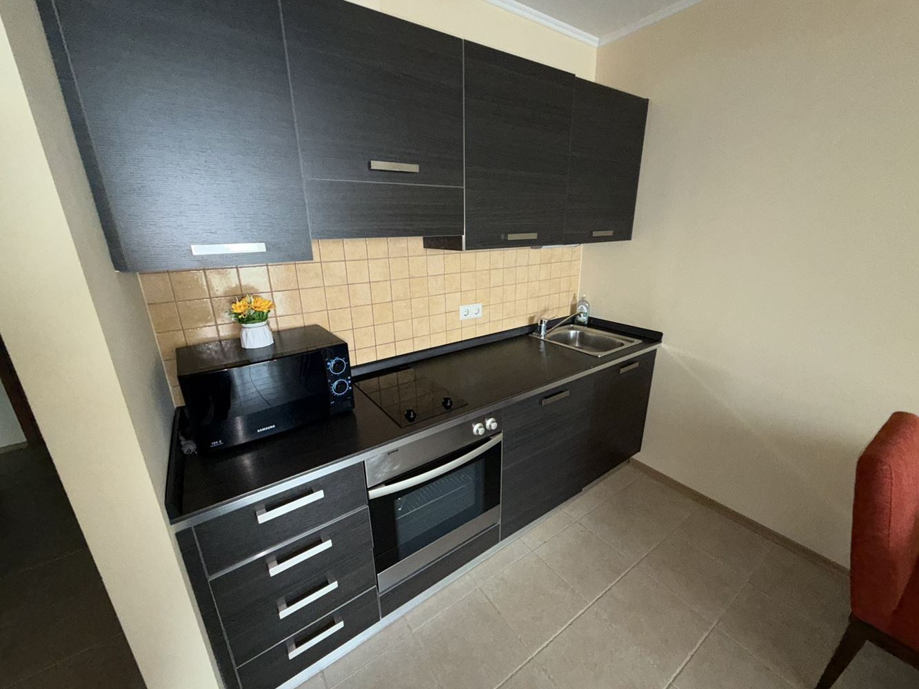 Byt se dvěma ložnicemi v Pomorie s přímým výhledem na moře – luxusní život na první linii