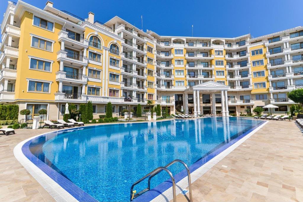 Luxusní byt s jednou ložnicí a výhledem na moře ve Sveti Vlas – stylová nemovitost pro skutečné pohodlí