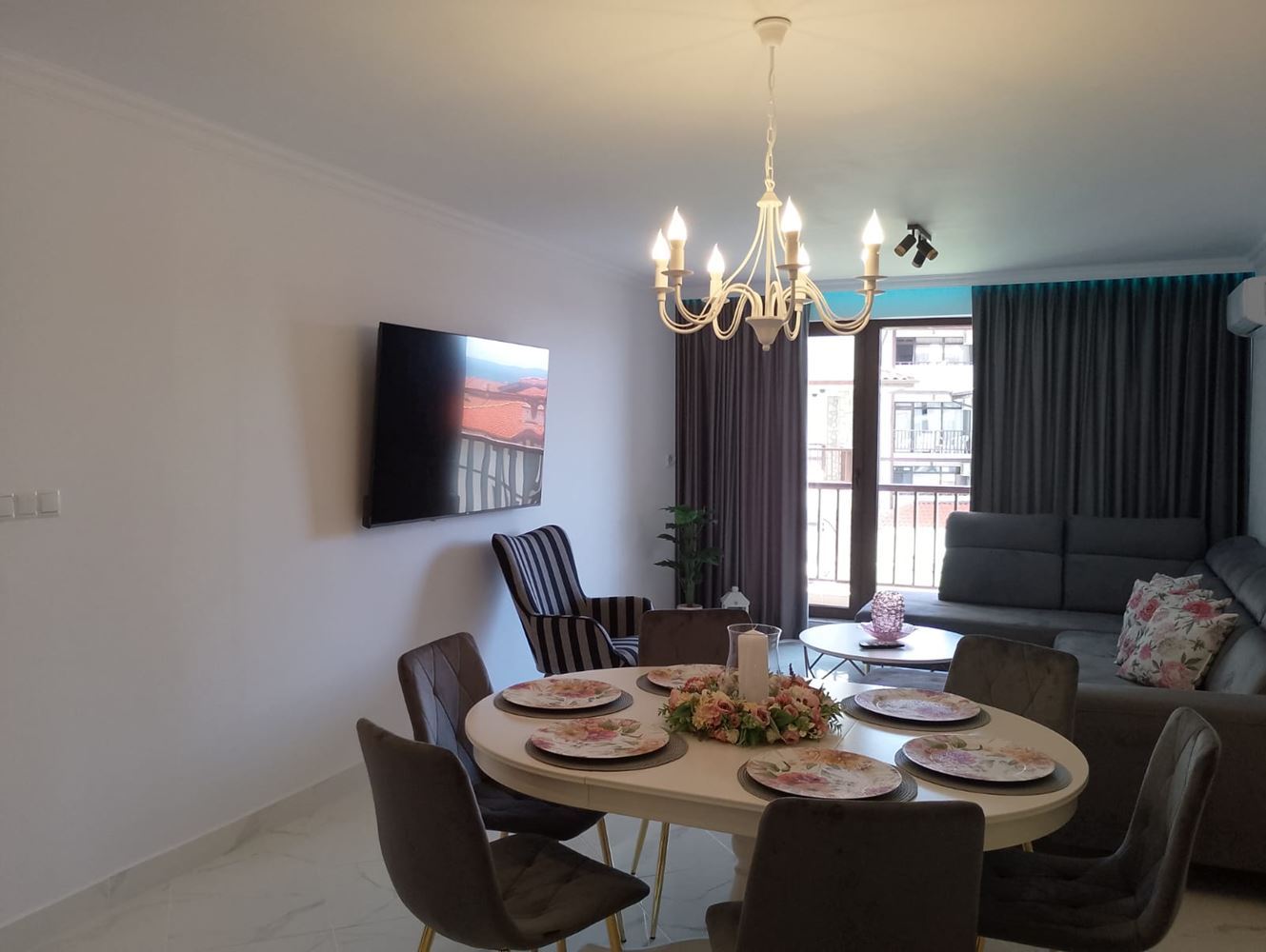 Luxusní třípokojový byt v prestižním komplexu se zelení a bazény ve městě Sveti Vlas