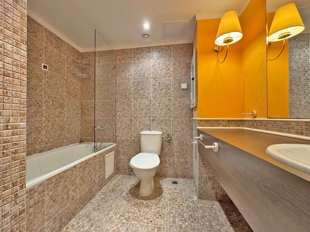 Exkluzivní apartmán s jednou ložnicí v pětihvězdičkovém komplexu 100 m od moře v Slunečném pobřeží