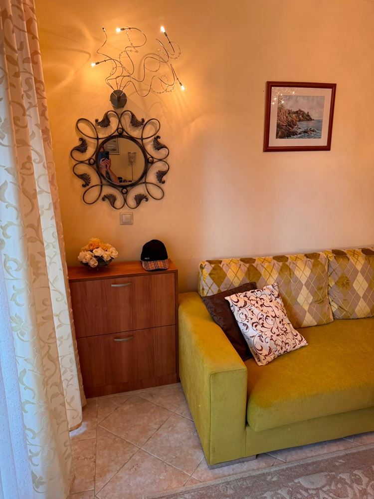 Apartmán se dvěma ložnicemi a výhledem na moře mezi borovicemi – luxus a klid přímo u moře v Sozopolu