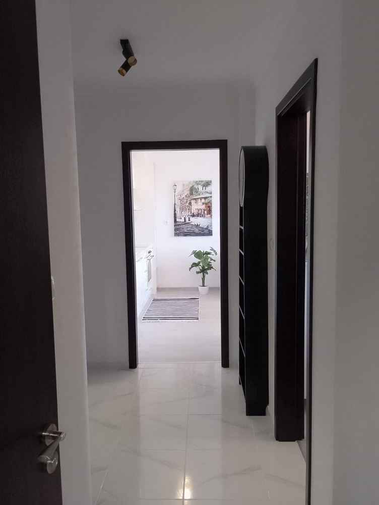 Luxusní třípokojový byt s panoramatickým výhledem na moře a hory v exkluzivním komplexu ve Sveti Vlasu