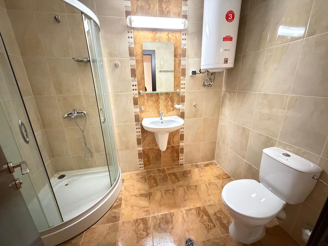 Apartmán se dvěma ložnicemi a výhledem na bazén v Nesebaru – prostor, komfort a výborná lokalita pouhých 300 metrů od moře