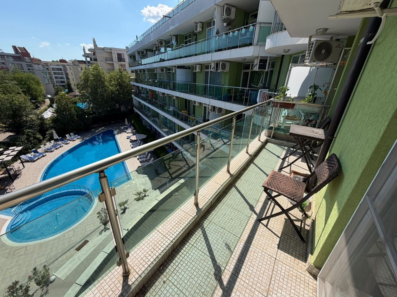 2+kk apartmán v moderním komplexu v srdci Slunečného pobřeží – skvělá investice a připravená nemovitost u moře