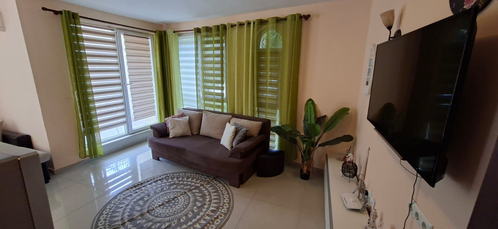 Komfort a praktičnost u moře – plně zařízený apartmán s jednou ložnicí ve Sveti Vlas