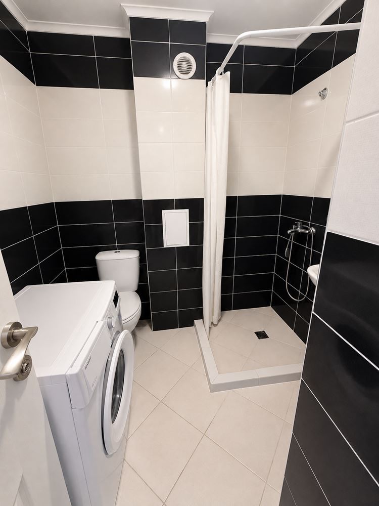 Apartmán se dvěma ložnicemi a dvěma terasami v klidném komplexu v Slunečném pobřeží