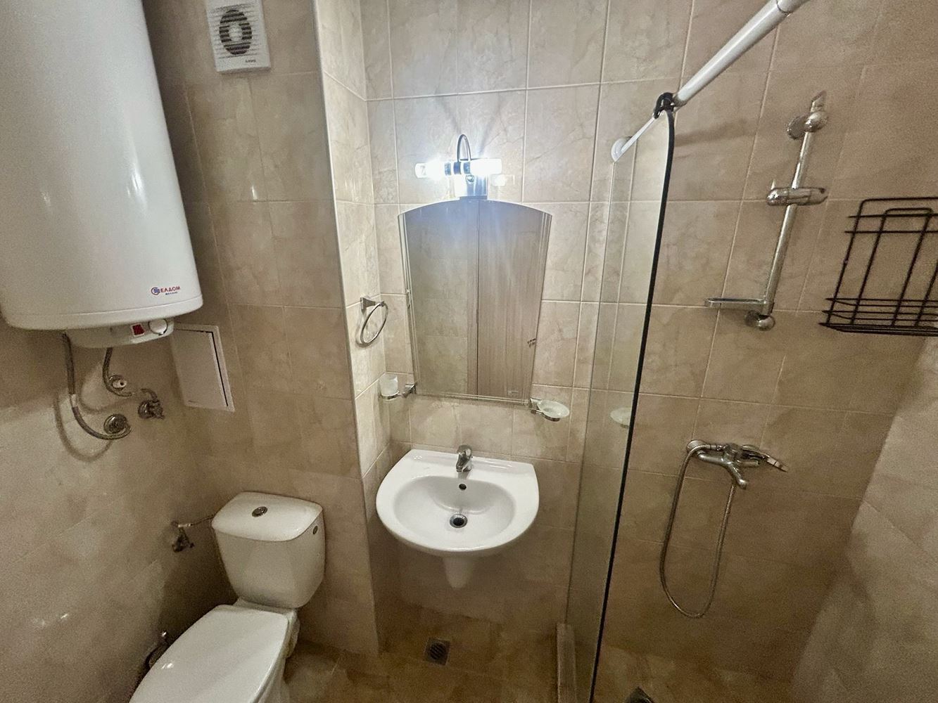 Komfortní 2+kk apartmán s přímým vstupem k bazénu v Nesebaru – mimořádně praktická nabídka