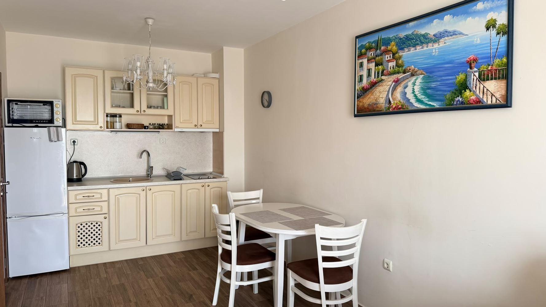 Dvouložnicový apartmán s panoramatickým výhledem, jen krok od moře v Ravdě