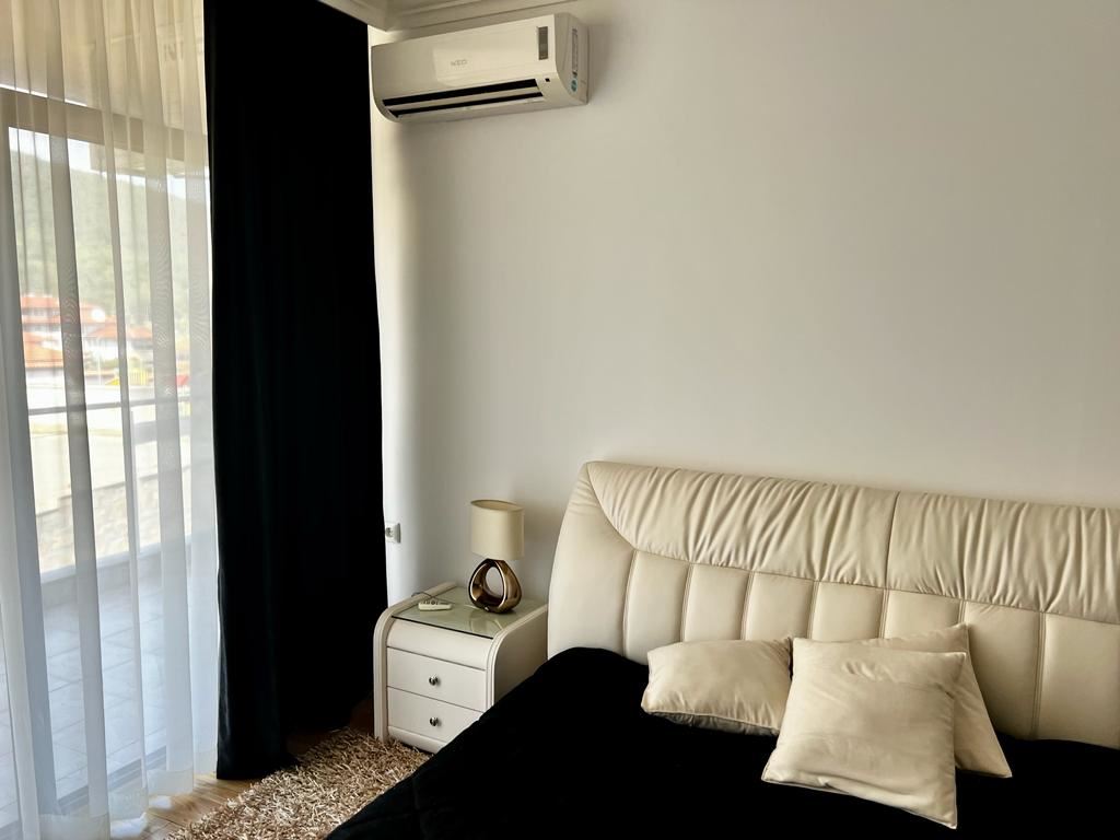 Útulný dvoupokojový byt s panoramatickým výhledem na moře a hory ve Sveti Vlas