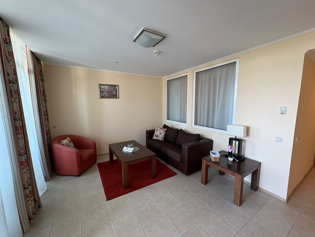 Luxusní apartmán s jednou ložnicí s výhledem na moře v první linii v Pomorie – prestižní nemovitost s jedinečným vybavením