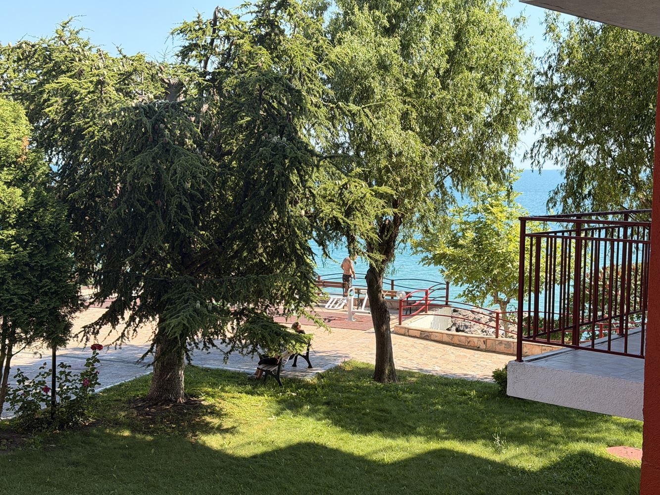 Absolutně první linie v Sveti Vlas! Prostorný apartmán s jednou ložnicí a nádherným výhledem na moře