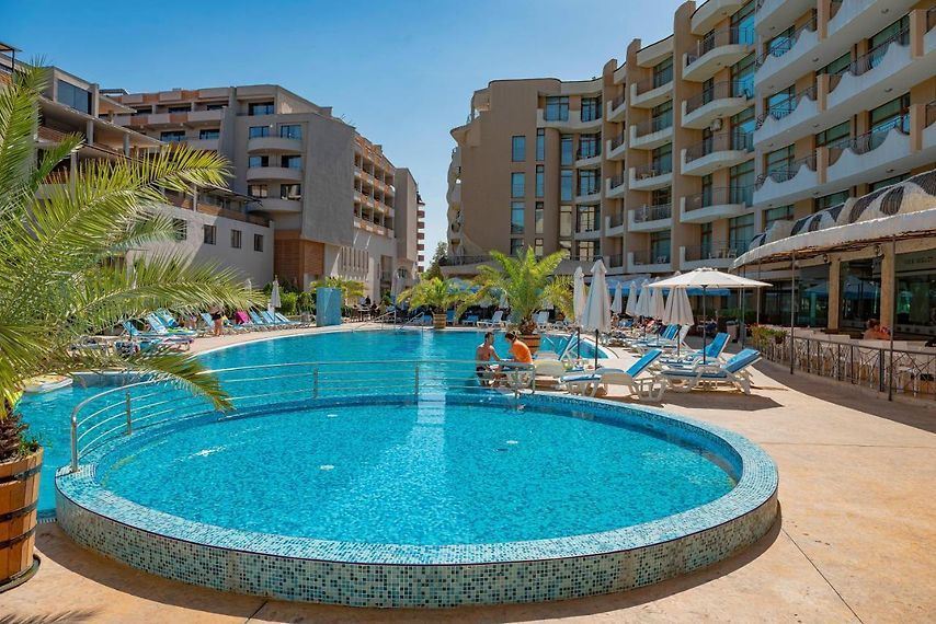 Stylový apartmán s jednou ložnicí v komplexu s bazény a vynikajícím vybavením